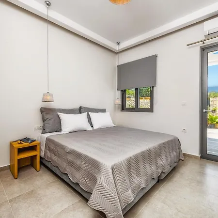 Villa Alonaki Sea View By Plus *