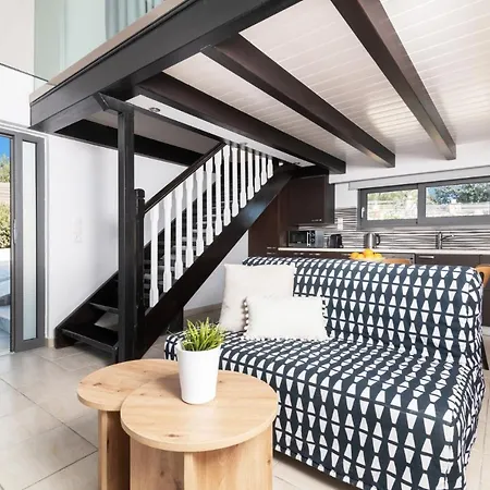 Villa Alonaki Sea View By Plus *